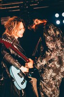 Miyako（DEZERT）とKen（L'Arc-en-Ciel）。