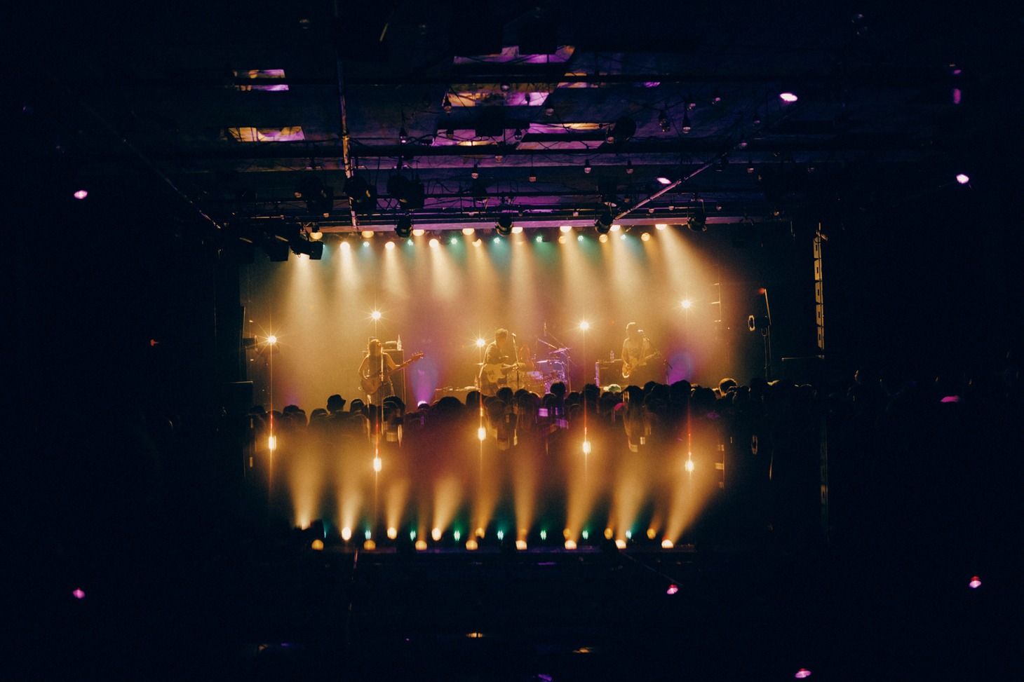 「MONO NO AWARE 追加公演 / LIQUIDROOM 20th ANNIVERSARY」の様子。（Photo by renzo masuda）