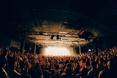 「MONO NO AWARE 追加公演 / LIQUIDROOM 20th ANNIVERSARY」の様子。(Photo by renzo masuda)