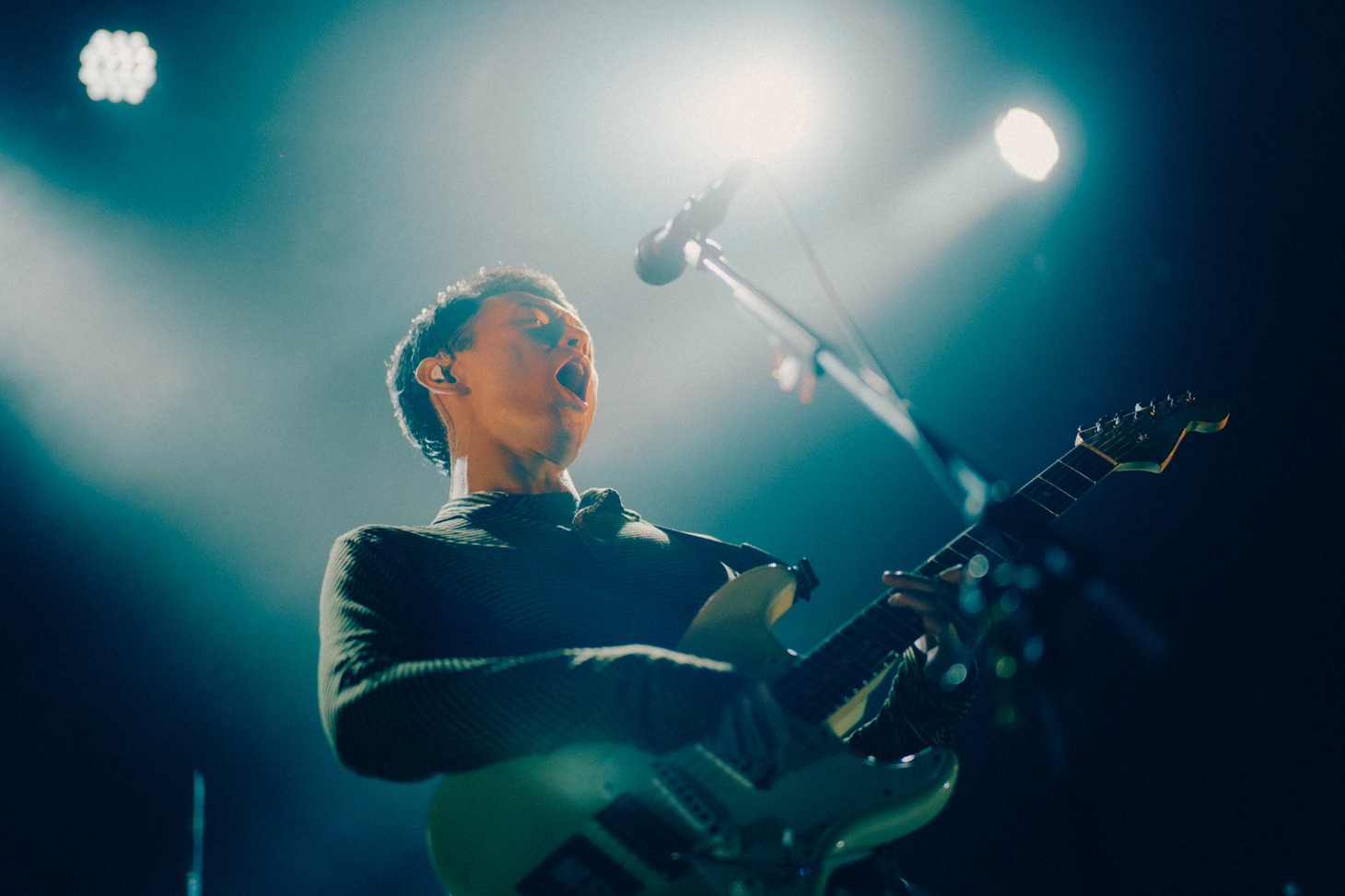 玉置周啓（Vo, G）（Photo by renzo masuda）