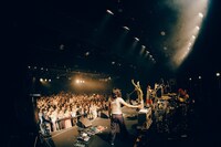 「MONO NO AWARE 追加公演 / LIQUIDROOM 20th ANNIVERSARY」の様子。（Photo by renzo masuda）