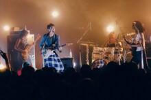 「MONO NO AWARE 追加公演 / LIQUIDROOM 20th ANNIVERSARY」の様子。（Photo by renzo masuda）