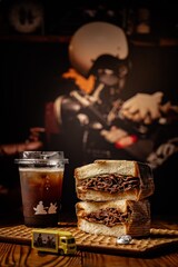 コブクロ黒田俊介が地元・堺に恩返し、焼肉サンド専門店をオープン