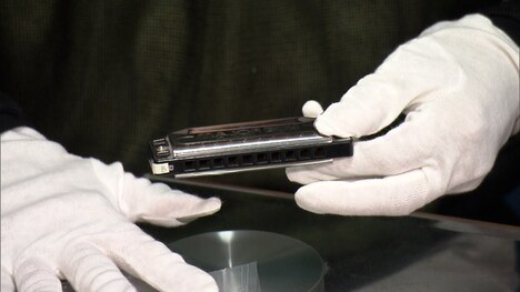 長渕剛のハーモニカ。(c)ABCテレビ