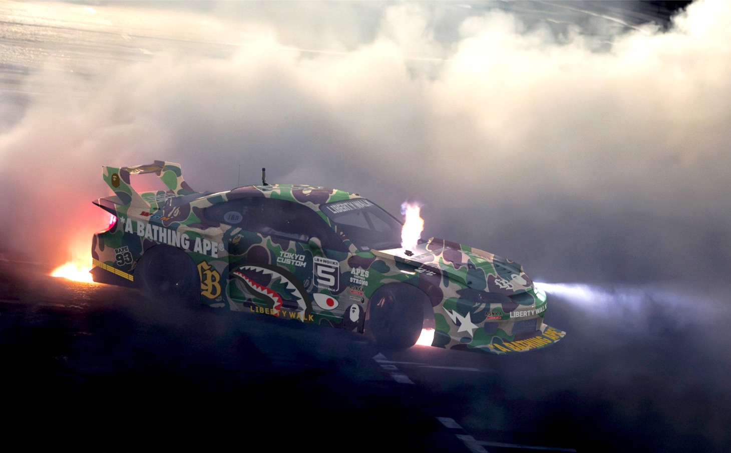 BAPE CAMOバージョンのLB Racing S15 シルビア。