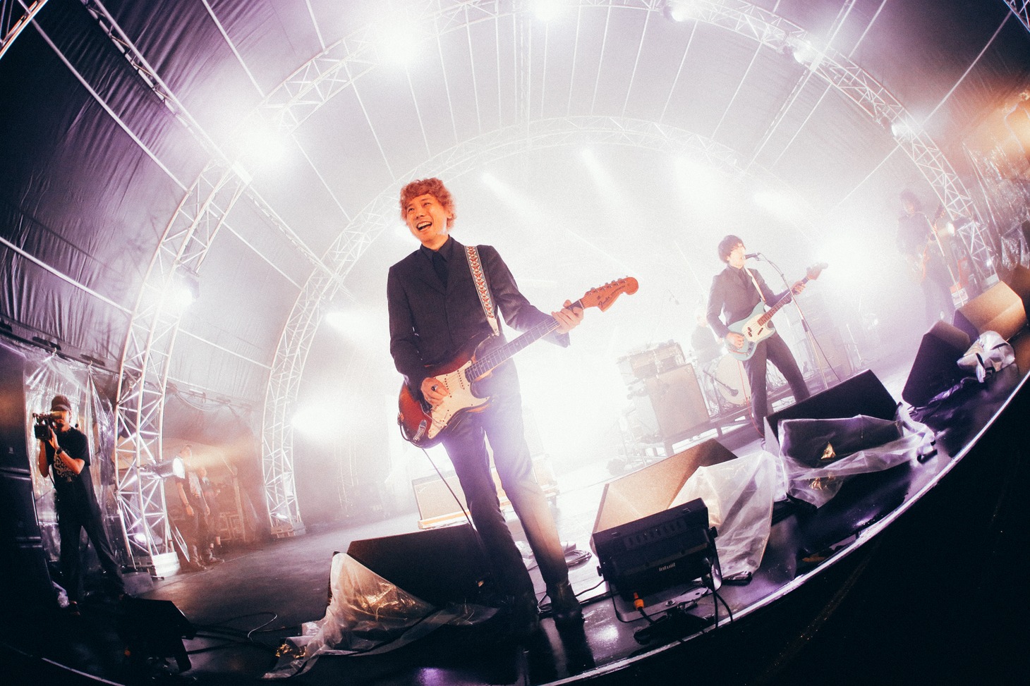 THE BAWDIES
