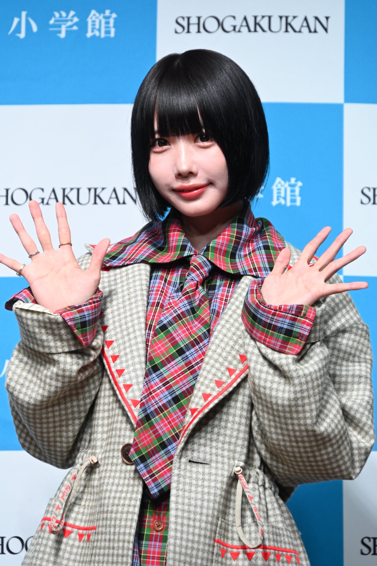 ポーズを取るあの。