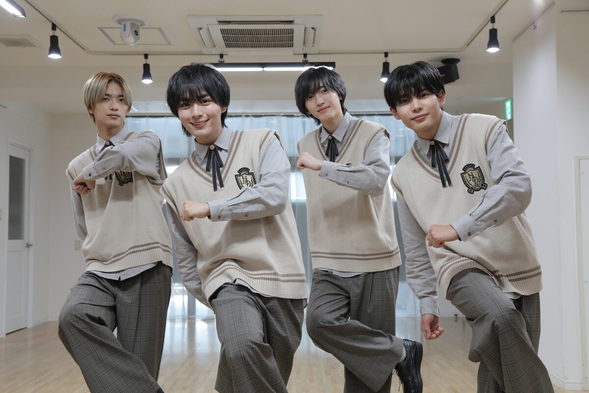 人気画像2位は「なにわ男子、FANTASTICSが“トビデル”！SoftBankの新 