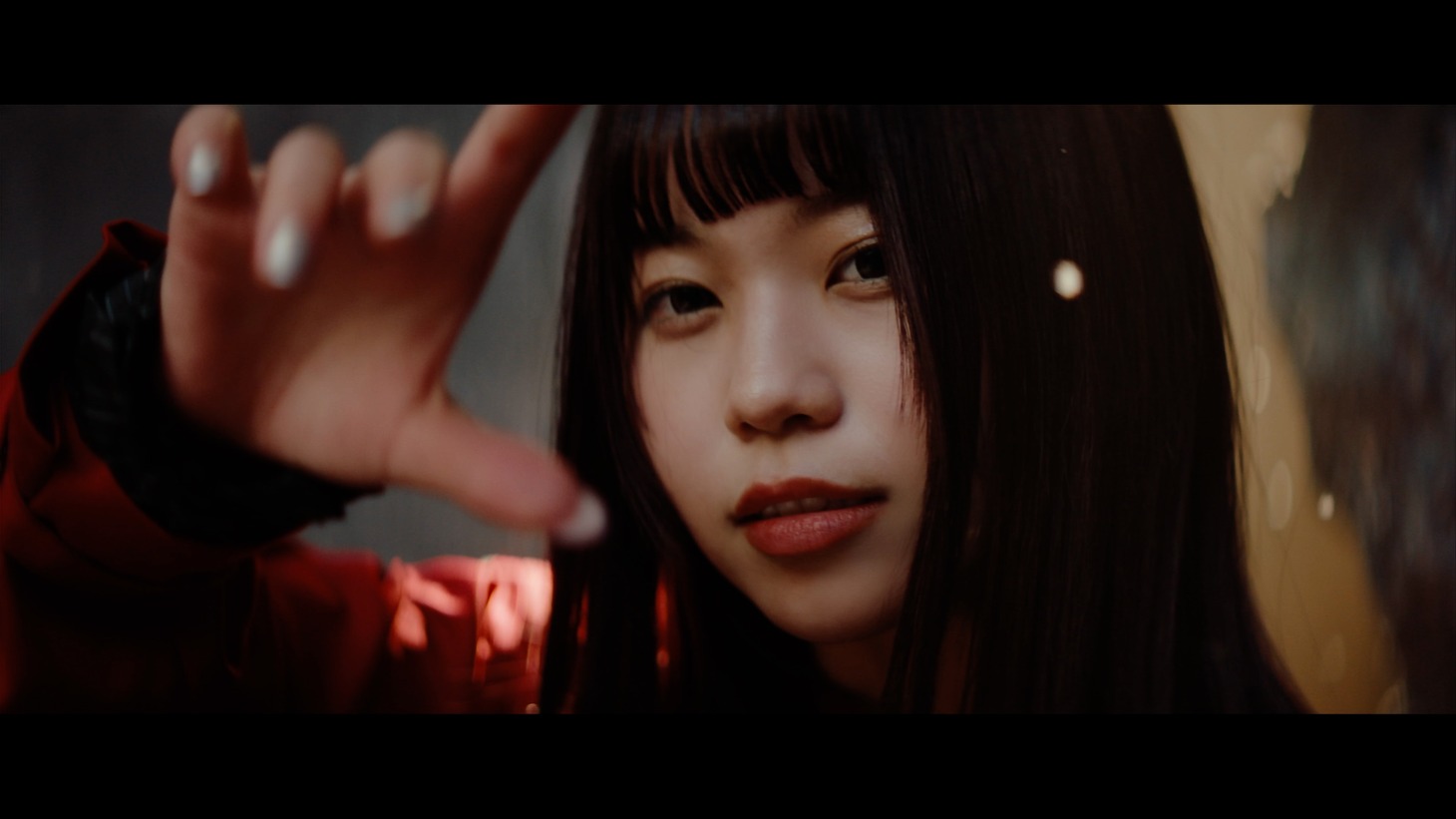 WHITE SCORPION「動く唇」ミュージックビデオより。