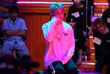 シューヤ（超特急）の“EBi怪DAN”の様子。