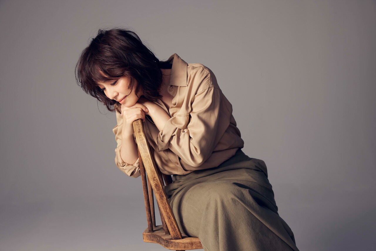 石田ゆり子、lily名義でパリへの思い込めた新曲配信