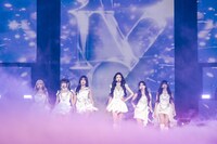 「IVE THE 1ST WORLD TOUR 'SHOW WHAT I HAVE' IN JAPAN」東京ドーム公演の様子。（撮影：田中聖太郎写真事務所）