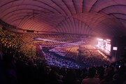 「IVE THE 1ST WORLD TOUR 'SHOW WHAT I HAVE' IN JAPAN」東京ドーム公演の様子。（撮影：田中聖太郎写真事務所）