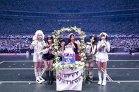 「IVE THE 1ST WORLD TOUR 'SHOW WHAT I HAVE' IN JAPAN」東京ドーム公演の様子。（撮影：田中聖太郎写真事務所）