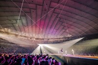 「IVE THE 1ST WORLD TOUR 'SHOW WHAT I HAVE' IN JAPAN」東京ドーム公演の様子。（撮影：田中聖太郎写真事務所）
