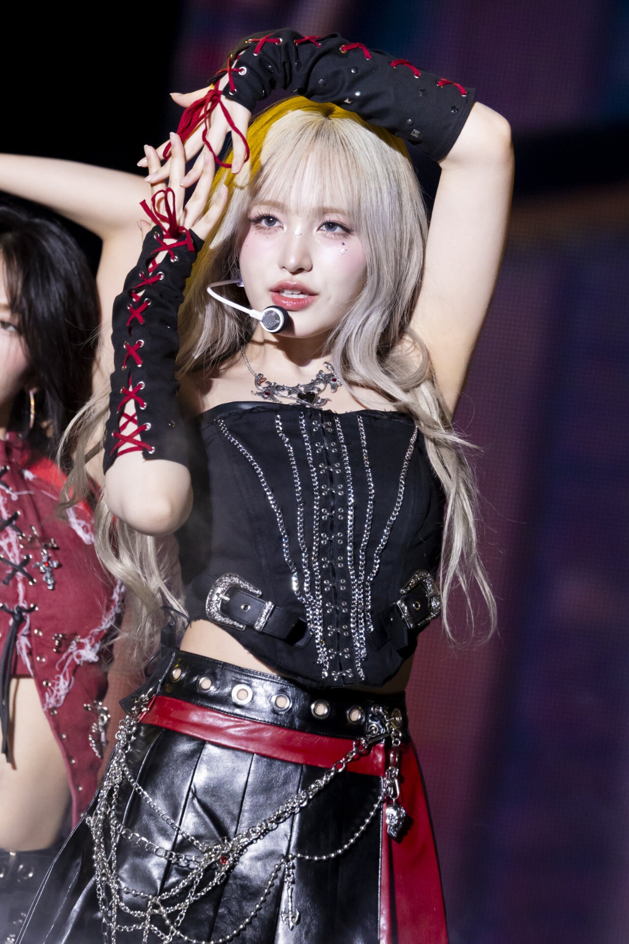 リズ（IVE）（撮影：田中聖太郎写真事務所） - IVE、DIVEとの絆深めた