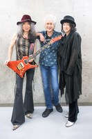 人気画像6位は「CLUB CITTA'ライブ大盛況のVOW WOW、年明けに再び集結」より、VOW WOW