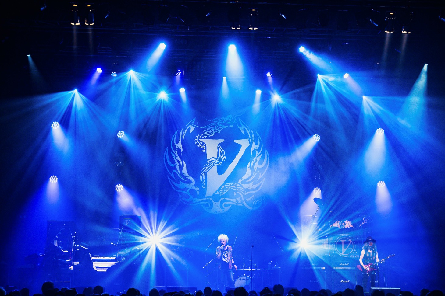 神奈川・CLUB CITTA'公演でのVOW WOW。