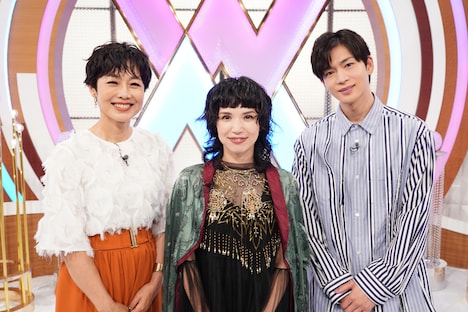 「with MUSIC」より左から有働由美子、Superfly、松下洸平。