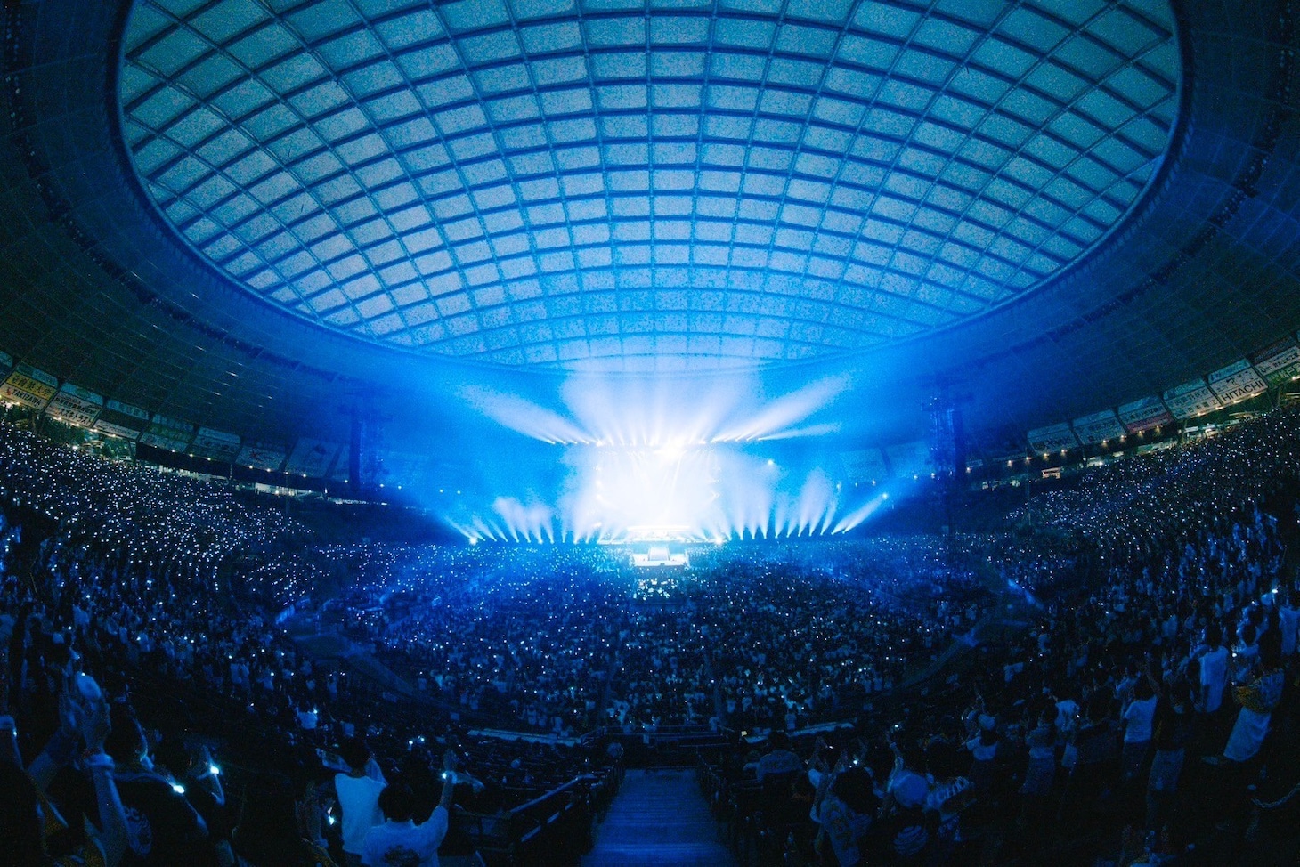 「BUMP OF CHICKEN TOUR 2024 Sphery Rendezvous」初日公演の様子。