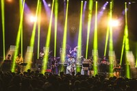 Reiを迎えたパフォーマンスの様子。（撮影：森好弘）