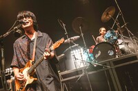 岸田繁（Vo, G / くるり）と石若駿（Dr / くるり）。（撮影：森好弘）