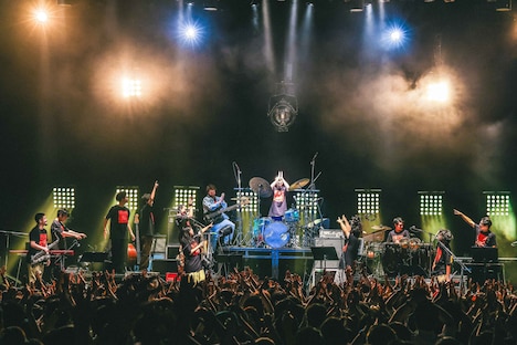 「ライブナタリー 石若駿20周年ワッツアップ祭り ~そのとき私は、11歳でした~」の様子。(撮影:森好弘)