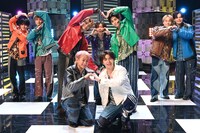 たくさんハートを作る超特急。