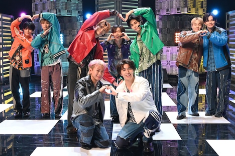 たくさんハートを作る超特急。