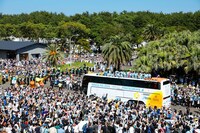 「ひなたフェス 2024」パレードの様子。（撮影：上山陽介）