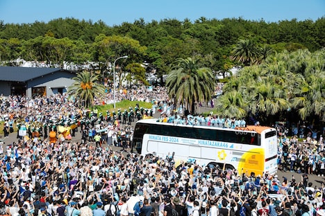 「ひなたフェス 2024」パレードの様子。（撮影：上山陽介）