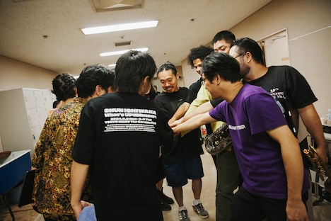 ライブ前の様子。(撮影:Kana Tarumi)