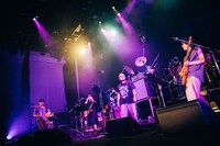 HIMIを迎えたパフォーマンスの様子。（撮影：Kana Tarumi）