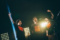 左からJua、HIMI、ermhoi。（撮影：Kana Tarumi）