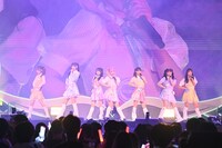 「セノビーインラブ」のパフォーマンスの様子。(c)YOANI / ソニー・ミュージックレーベルズ