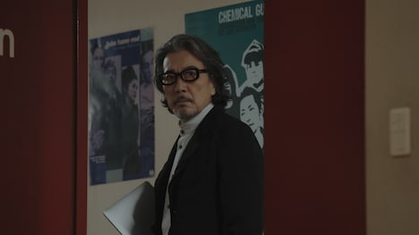 サントリーコーヒー「クラフトボス」の新CM「宇宙人ジョーンズ・アイドル」編より。