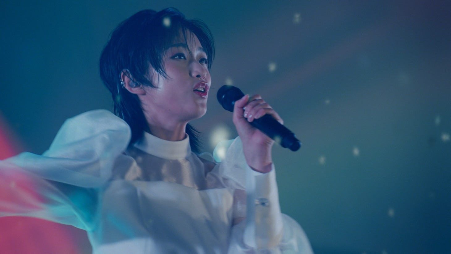 サントリーコーヒー「クラフトボス」の新CM「宇宙人ジョーンズ・アイドル」編より。