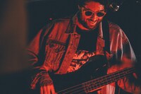 マーティ・ホロベック（B / SMTK）（撮影：西槇太一）