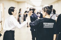 左から角銅真実（Vo / Songbook trio）、石若駿。（撮影：西槇太一）