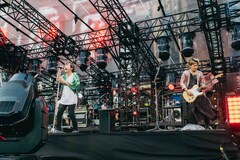 ポルノグラフィティ、晴天のハマスタで迎えたデビュー25周年「わしらの今はあんたらが作った」