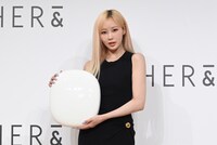 巨大な「ペブルグロウクッション」を持ったGISELLE（aespa）。