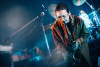 小西遼（Key, Sax / CRCK/LCKS）（Photo by Kana Tarumi）