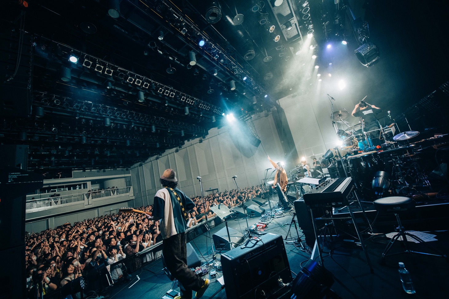 CRCK/LCKSのステージの様子。（Photo by Kana Tarumi）