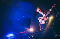 新井和輝（B）（Photo by Kana Tarumi）