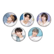 「TOMORROW X TOGETHER CAFE」で販売される缶バッジセットA。