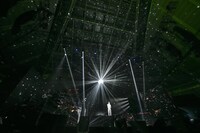 NCT 127ドヨン「2024 DOYOUNG CONCERT [Dear Youth,]」の様子。（撮影：田中聖太郎写真事務所）