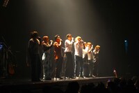 「チョベリバ」披露時の様子。（撮影：石塚康之）