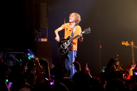 伊藤多賀之（Vo, G）（撮影：石塚康之）