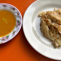 ロティチャナイは、小麦粉、水、卵を使って作られる平焼きパン。
マレーシアの家庭で朝食として一般的に食べられている。