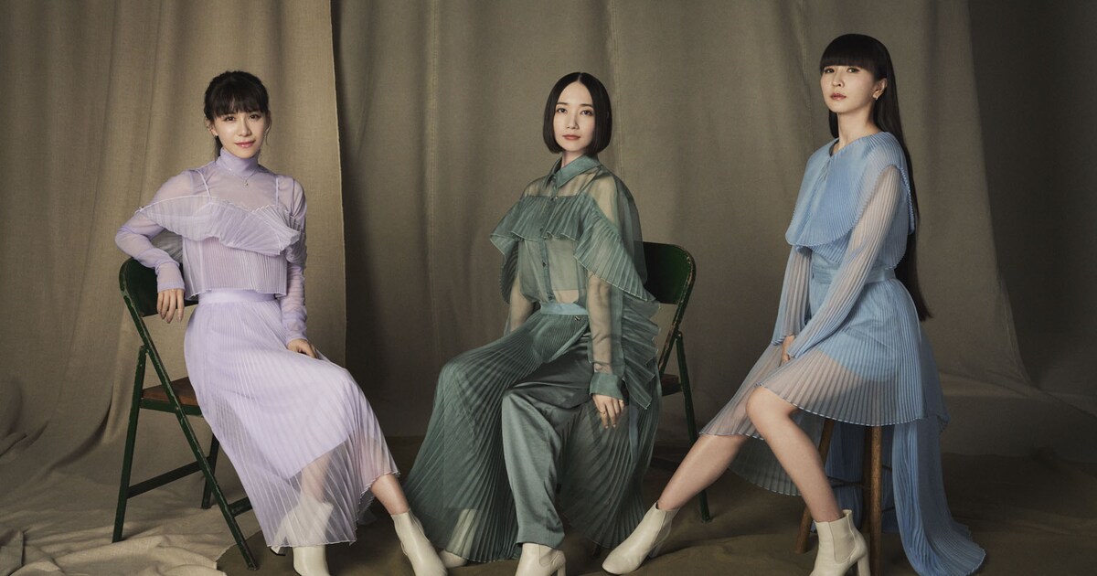 PerfumeCloset9_Moon2.jpg? 